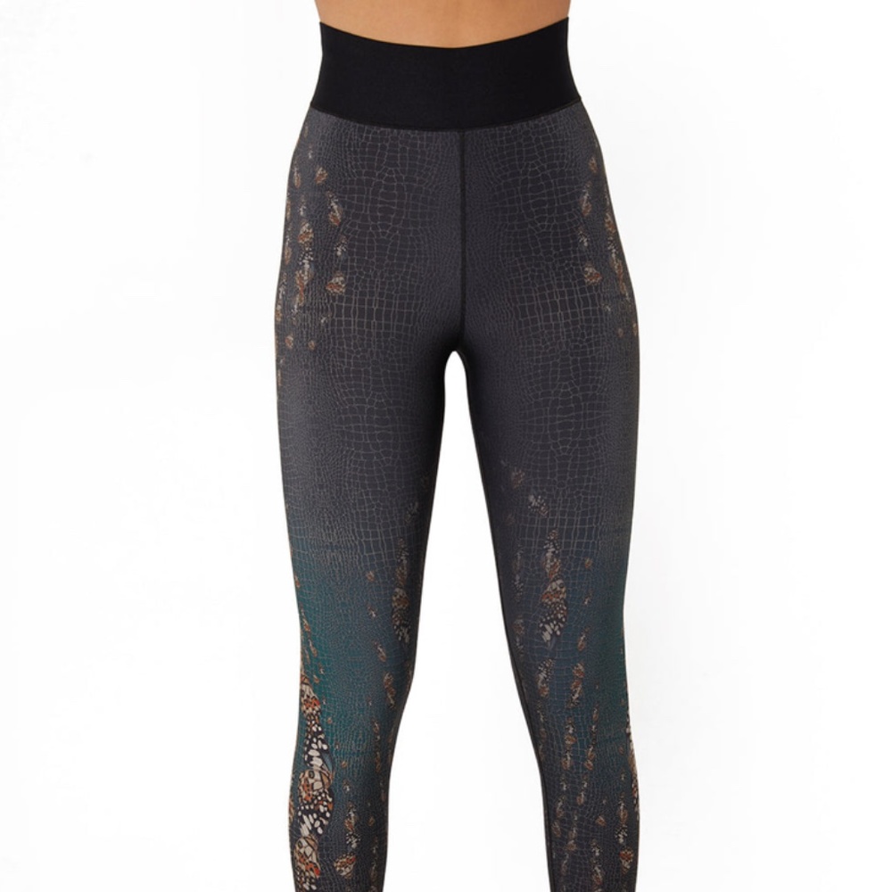 ULTRACOR GET IT FAST BUTTERFLY DREAM UNDULATED PRINT ULTRA HIGH LEGGING
